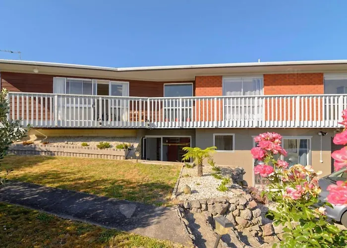 Holiday home Spacious Utuhina House *