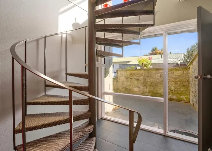 Spacious Utuhina House