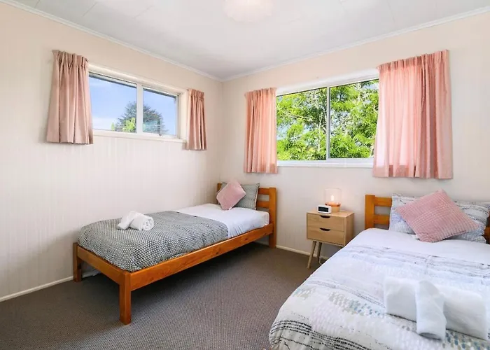 Holiday home Spacious Utuhina House