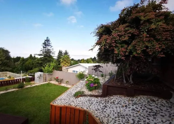Holiday home Spacious Utuhina House *
