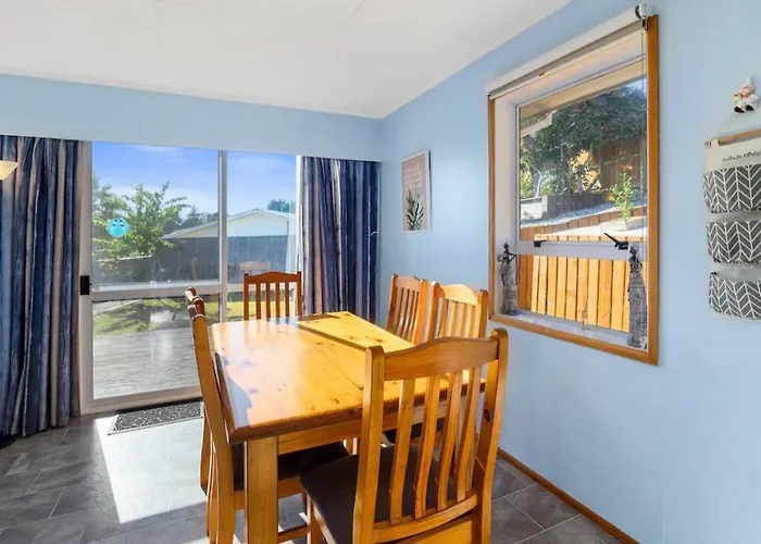 Spacious Utuhina House